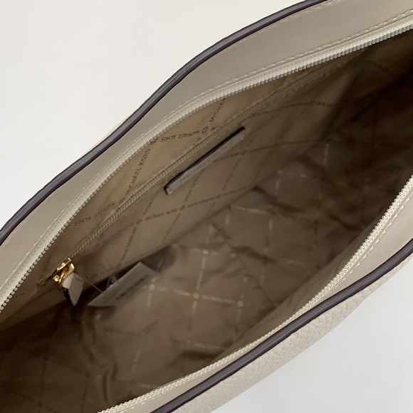 MICHAEL KORS BROOKE LG HOBO SHOULDER BAG LEATHER LT CREAM - Picture 16 of 16